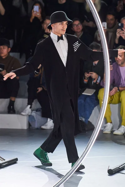 Look 46